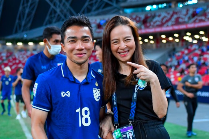 doi tuyen thai lan trieu tap chanathip songkrasin du kings cup hinh 1