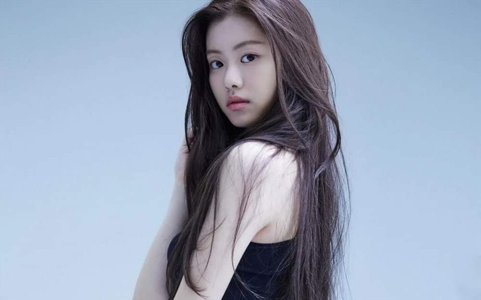 tren da chien thang tan binh le sserafim len lich phat hanh album thu hai hinh 4