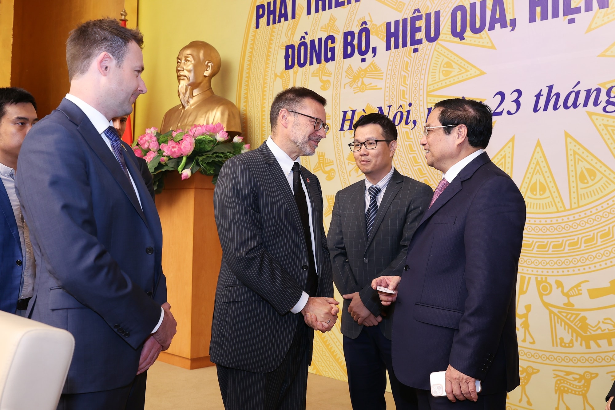 dong bo hoa thi truong khoa hoc cong nghe voi thi truong hang hoa dich vu lao dong va tai chinh hinh 3