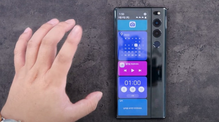 nhin lai dien thoai man hinh cuon lg rollable hinh 3