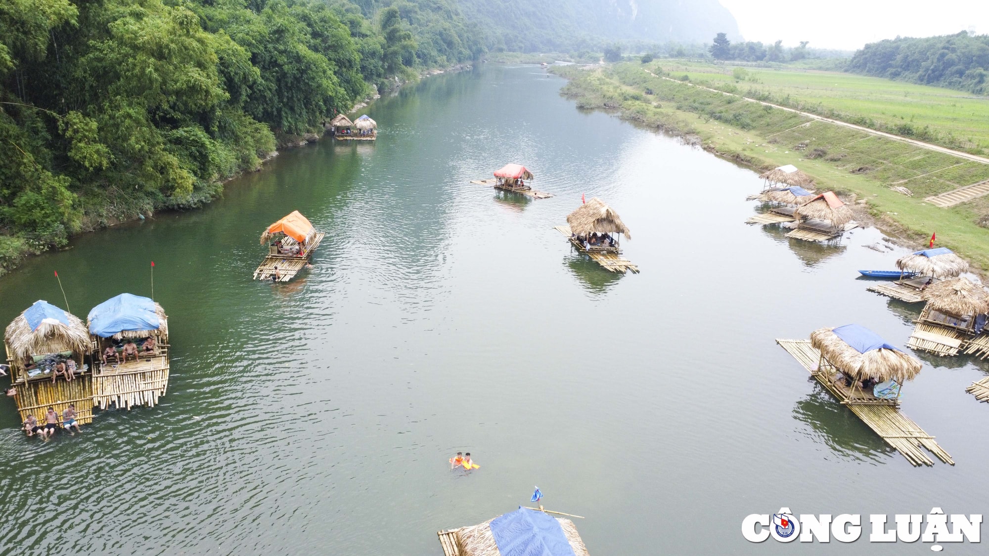 hoa binh be noi tu phat xep kin mat song boi hinh 10
