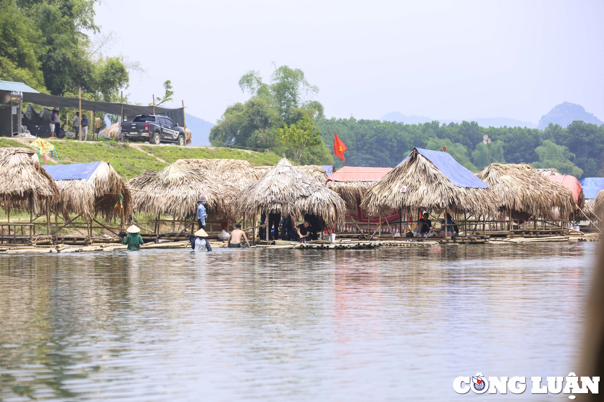 hoa binh be noi tu phat xep kin mat song boi hinh 3