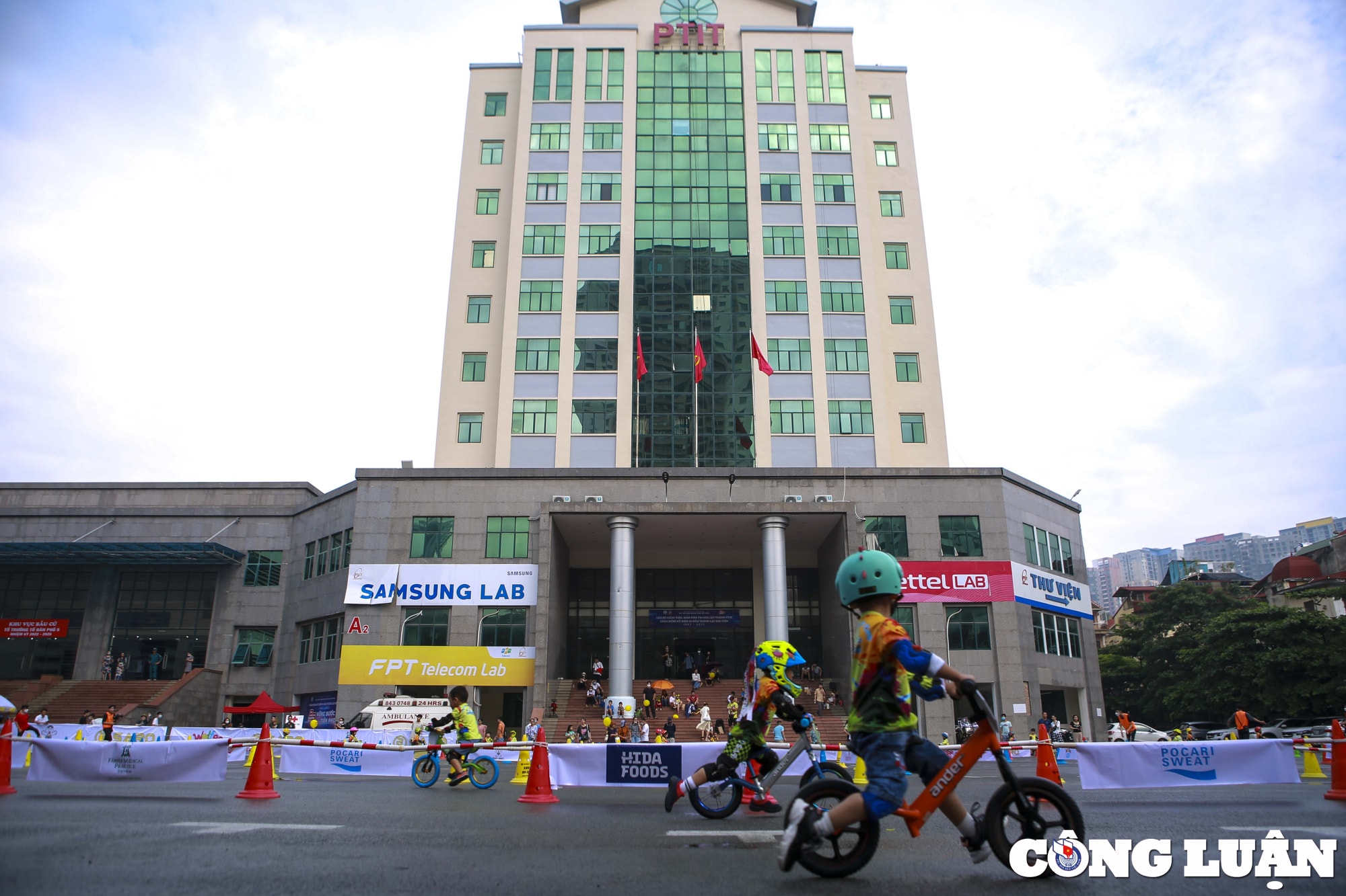 ha noi ngo ngang man trinh dien cua hon 500 tay dua nhi tai giai dua xe thang bang hinh 7
