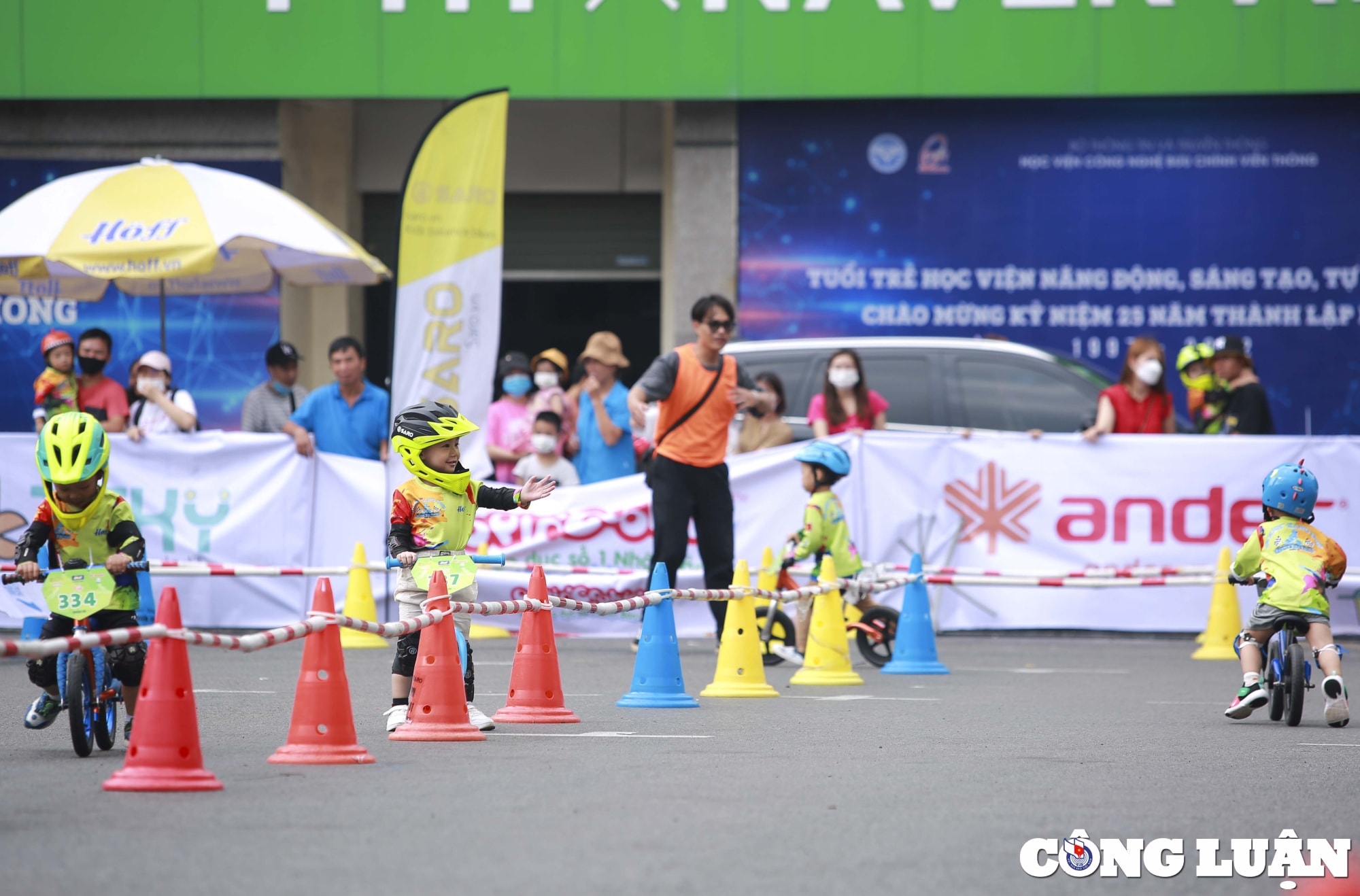 ha noi ngo ngang man trinh dien cua hon 500 tay dua nhi tai giai dua xe thang bang hinh 19