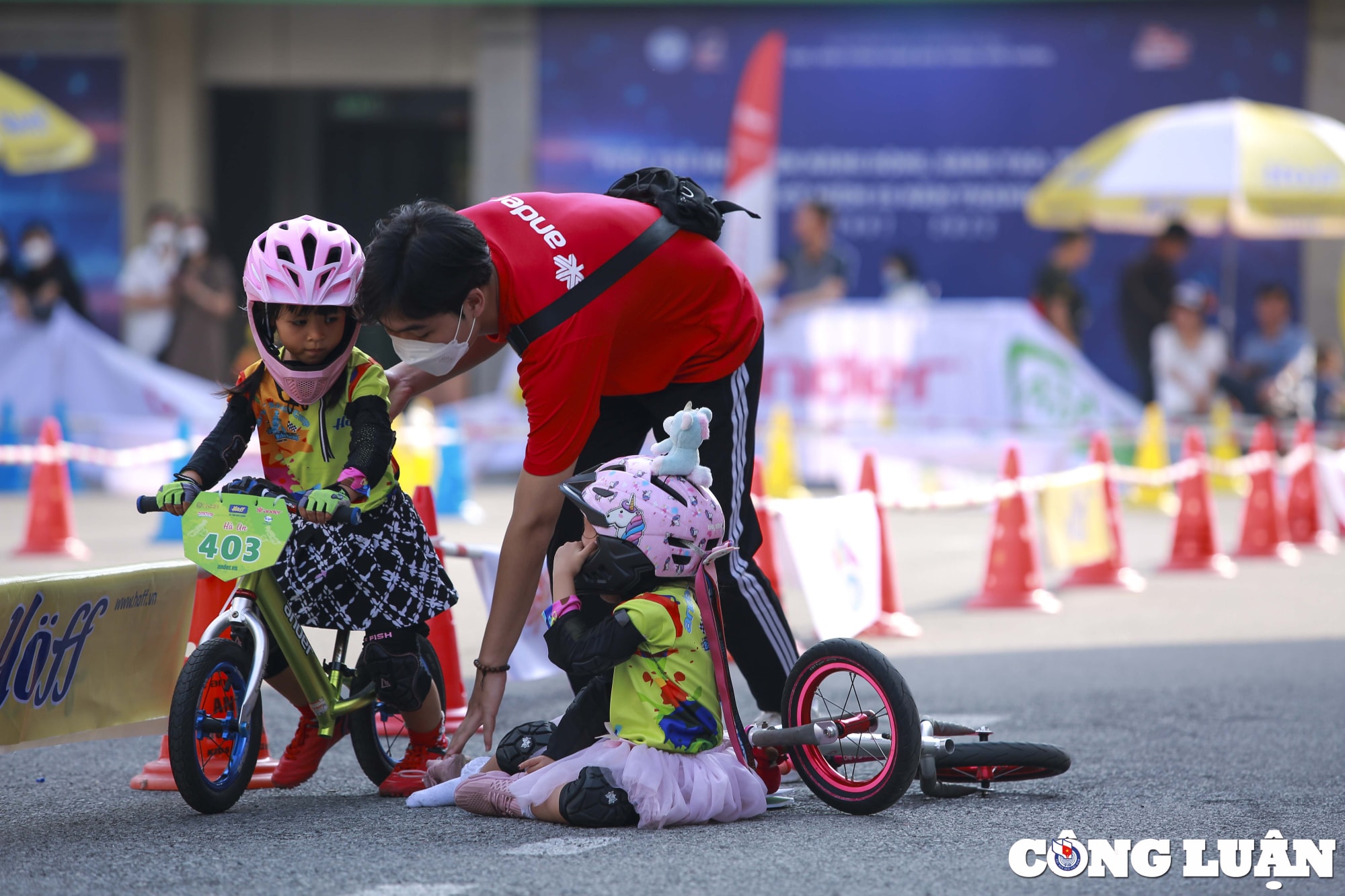 ha noi ngo ngang man trinh dien cua hon 500 tay dua nhi tai giai dua xe thang bang hinh 29