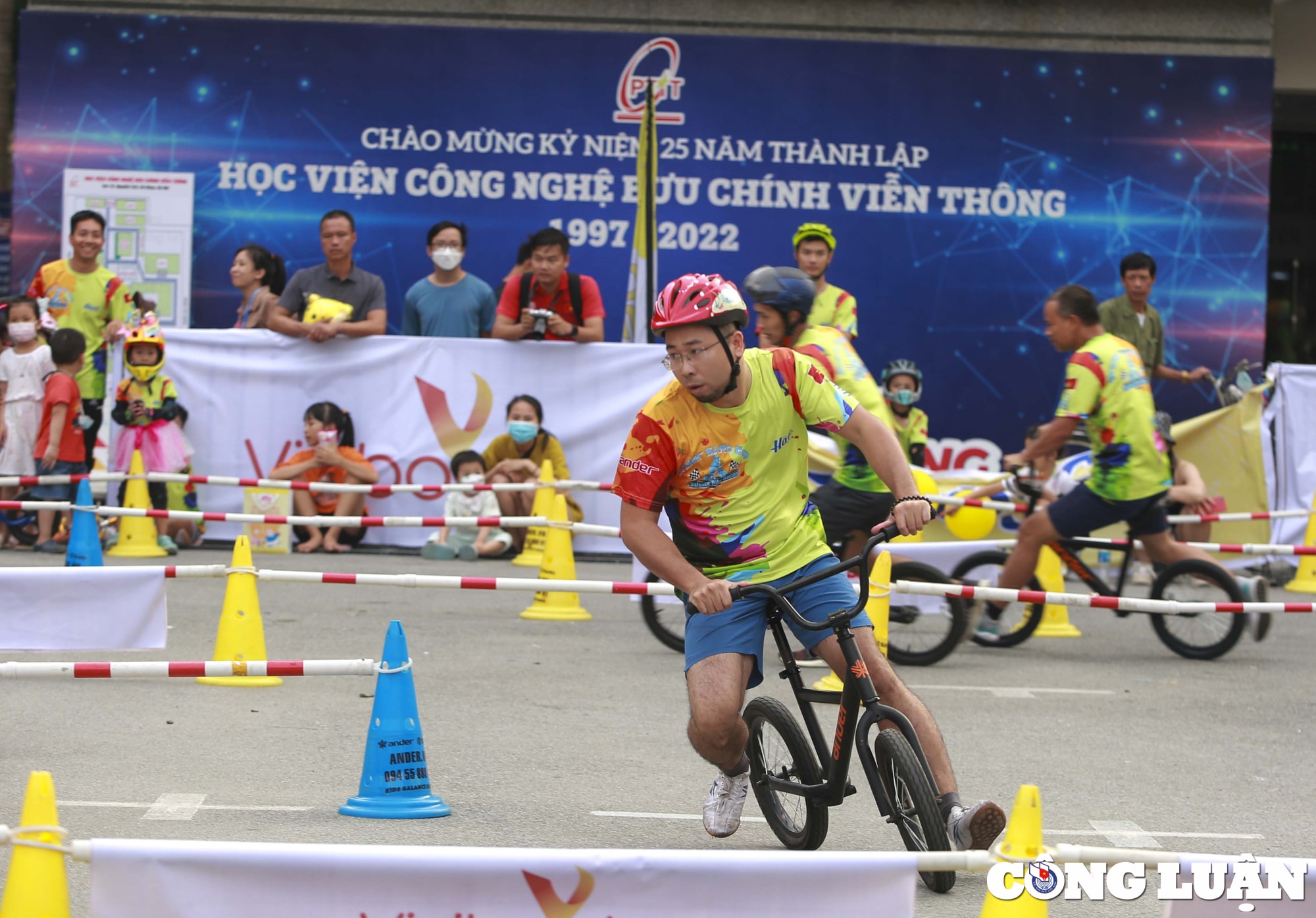 ha noi ngo ngang man trinh dien cua hon 500 tay dua nhi tai giai dua xe thang bang hinh 37