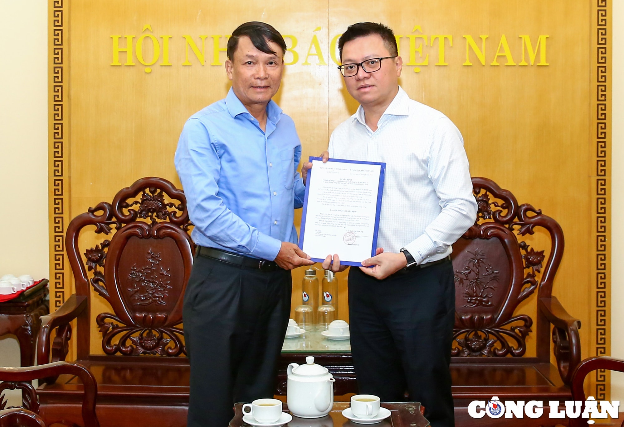 cong bo quyet dinh bo nhiem bi thu dang uy co quan trung uong hoi nha bao viet nam hinh 1