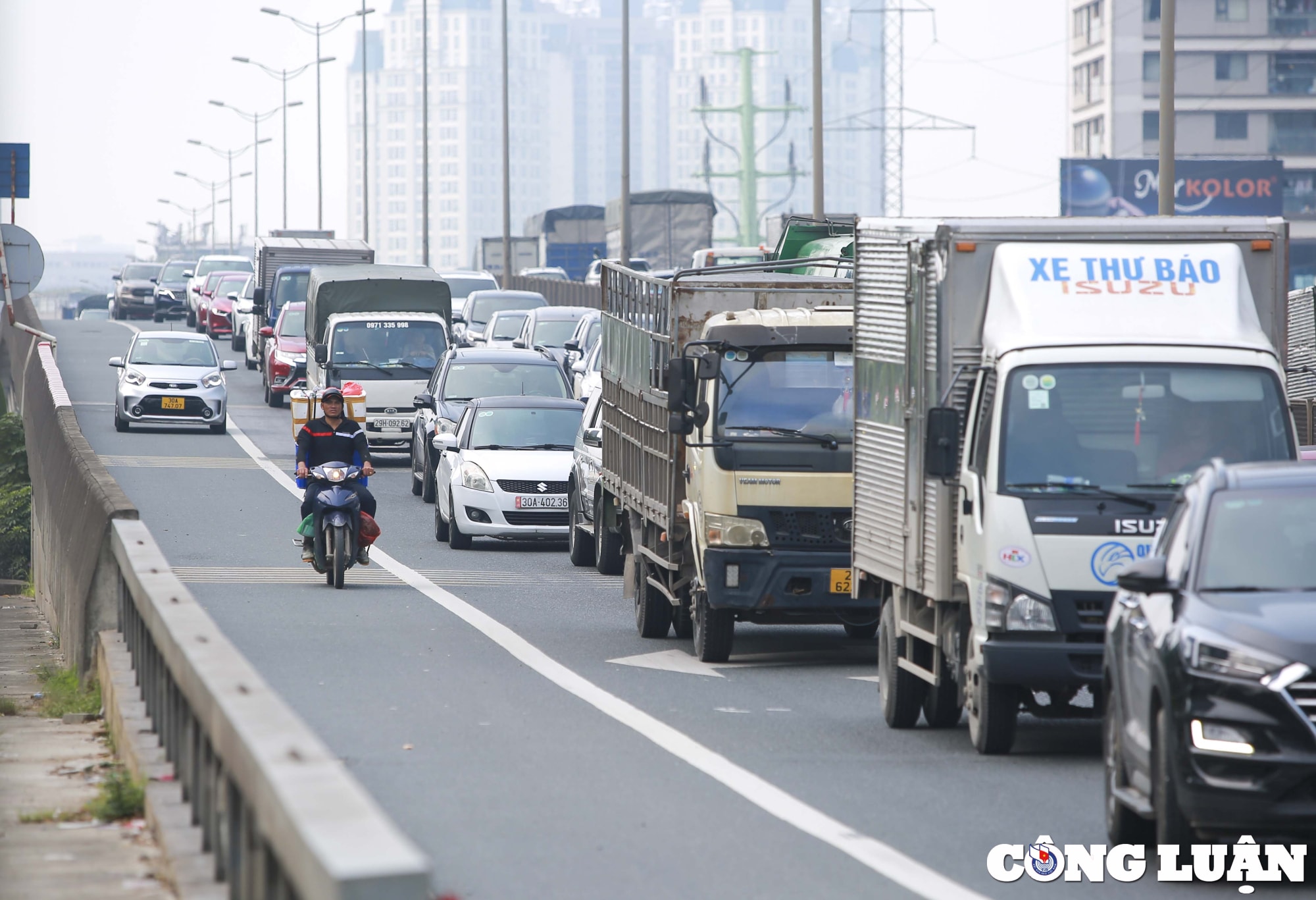 ha noi csgt bat dau ghi hinh va xu phat cac phuong tien di vao lan khan cap tren vanh dai 3 hinh 5