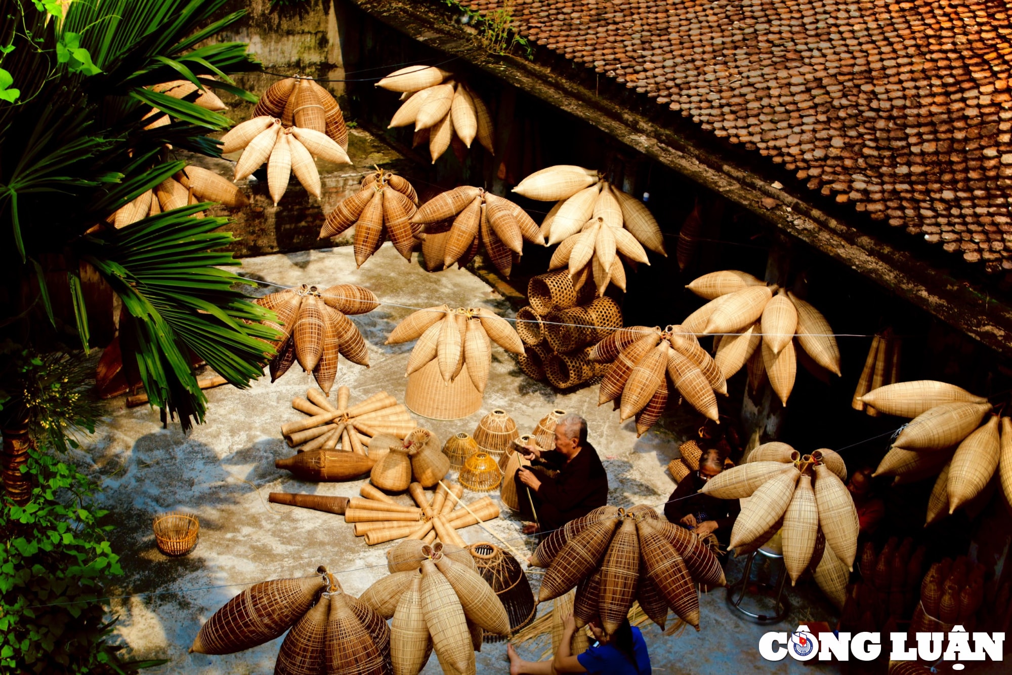 ghe tham lang nghe dan do 200 tuoi o hung yen hinh 1