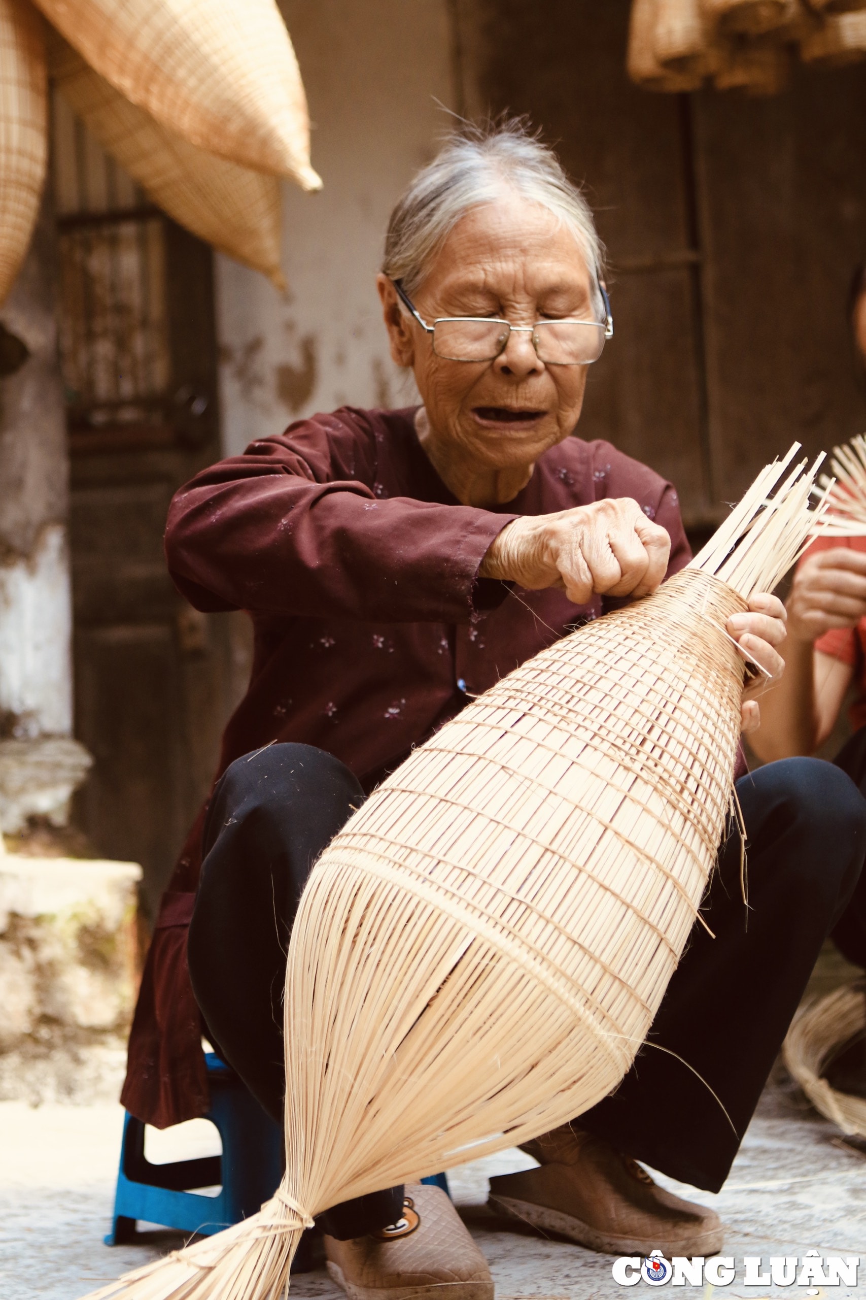 ghe tham lang nghe dan do 200 tuoi o hung yen hinh 5