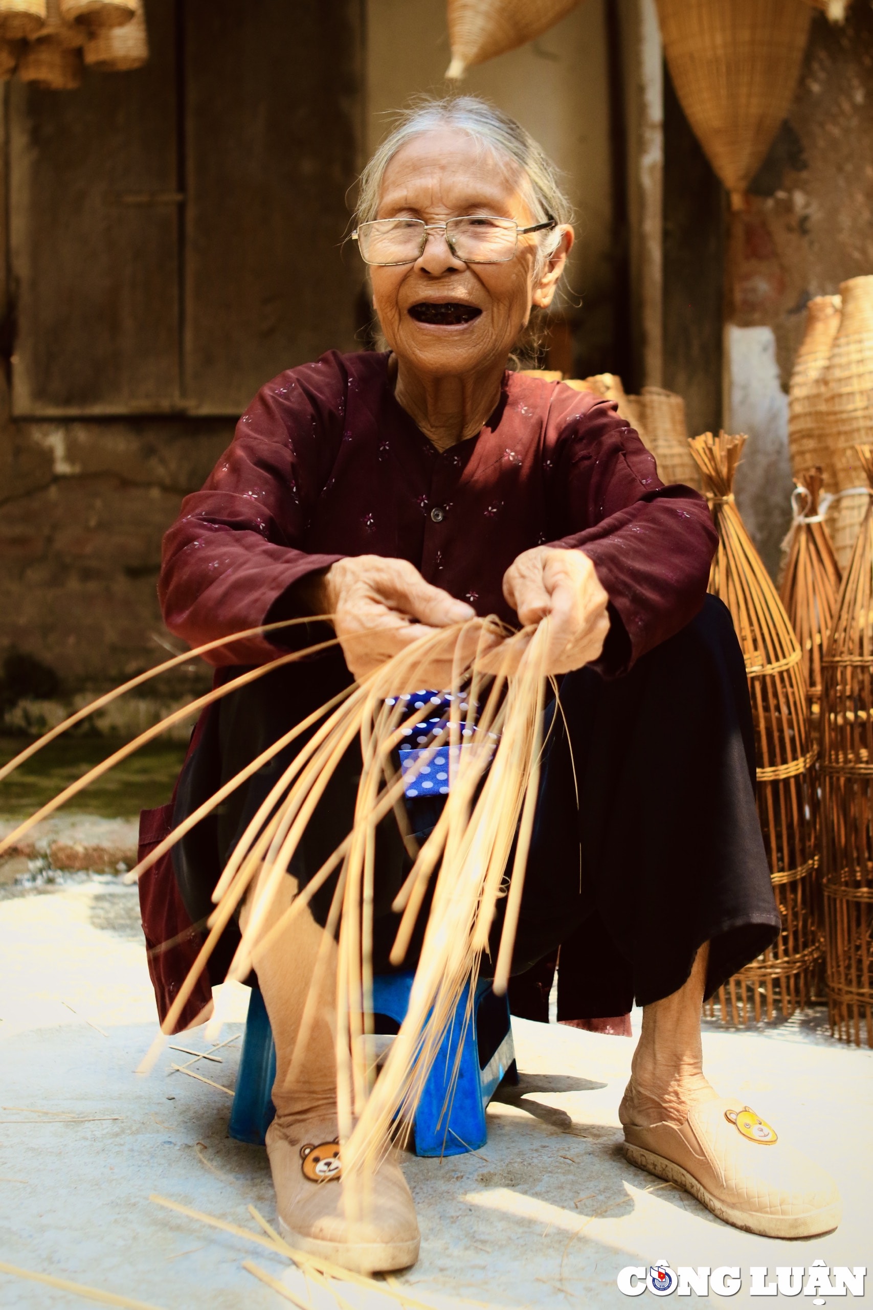 ghe tham lang nghe dan do 200 tuoi o hung yen hinh 6