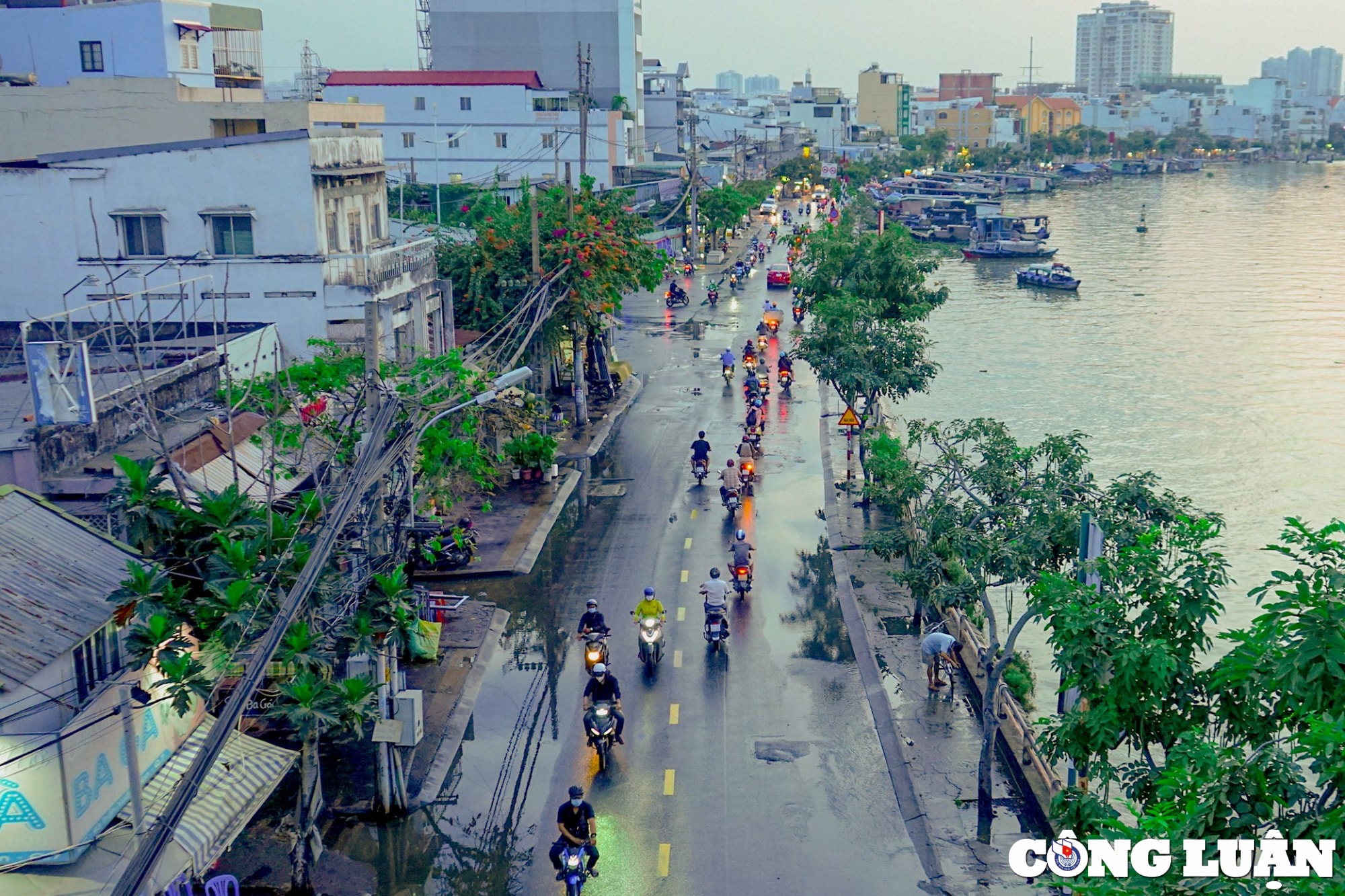 tp hcm anh huong bao noru trieu cuong dang cao nguoi dan kho so lai xe gio tan tam hinh 2