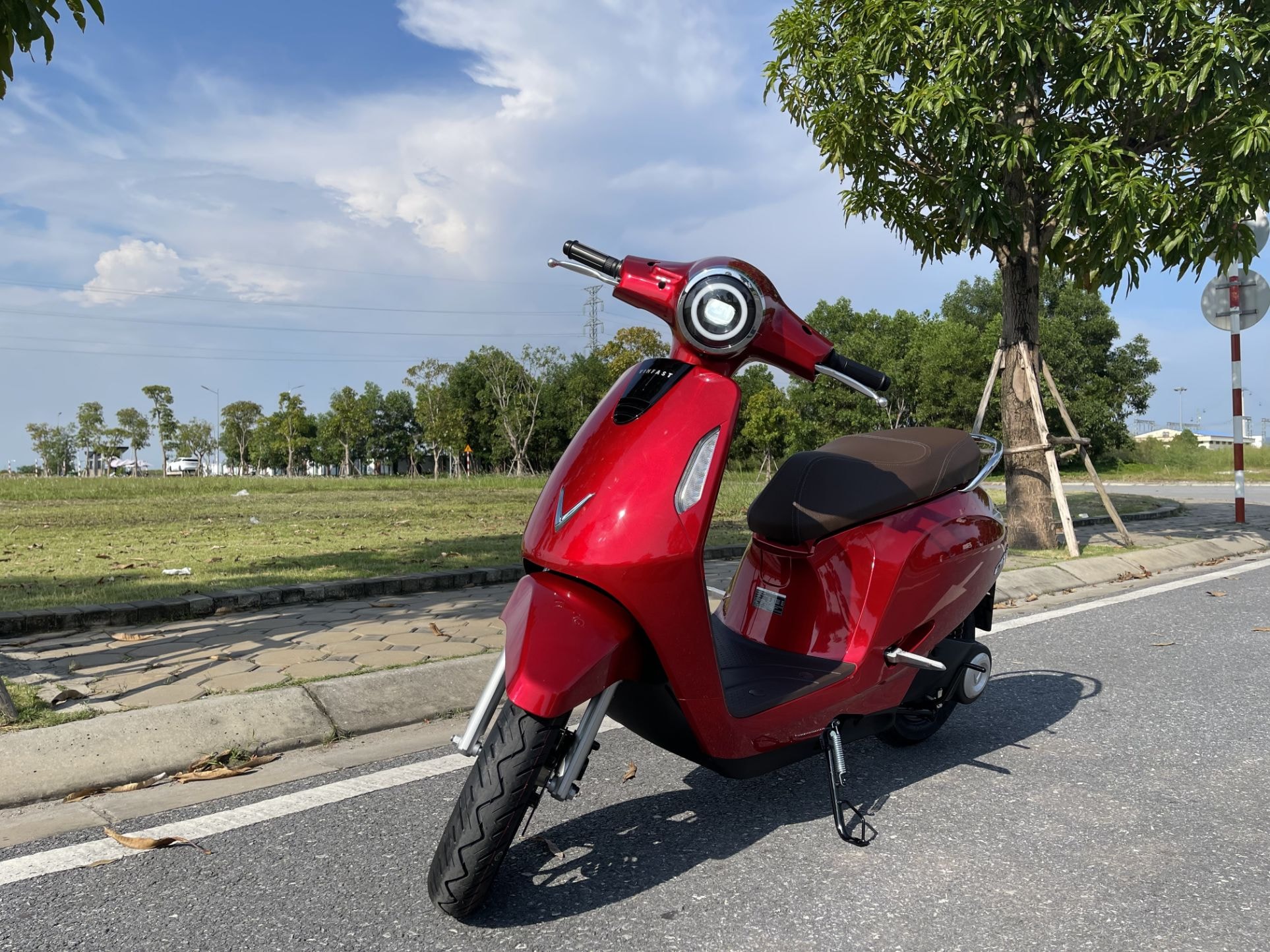 xe may dien quoc dan vinfast evo200 den tay khach hang tu ngay 29 9 hinh 2