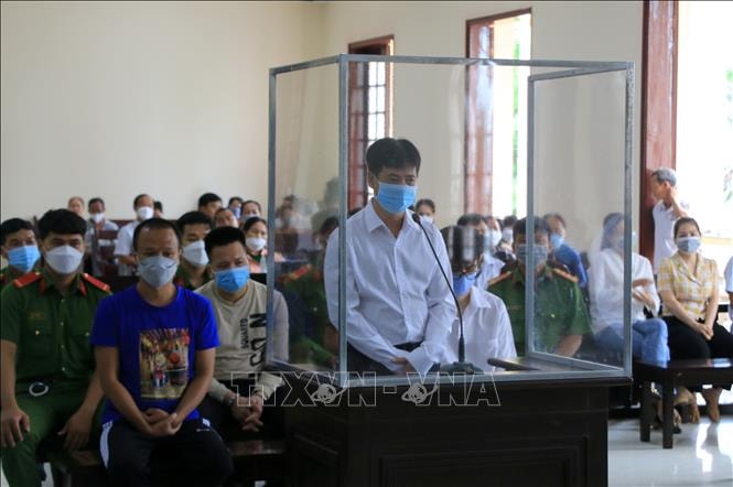 tham o hon 228 ty dong cua cong ty de danh bac tra no mot ke toan truong lanh an tu hinh hinh 1