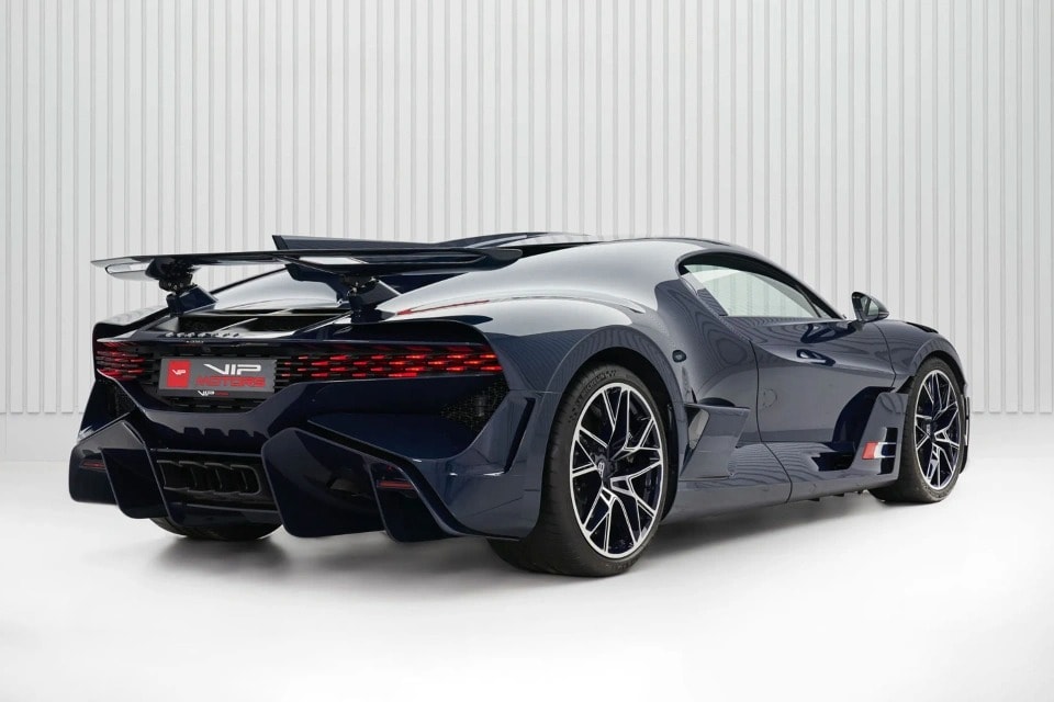 bugatti divo duoc ban lai voi gia 10 trieu usd hinh 3