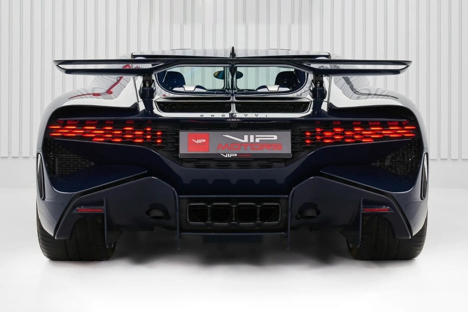 bugatti divo duoc ban lai voi gia 10 trieu usd hinh 5
