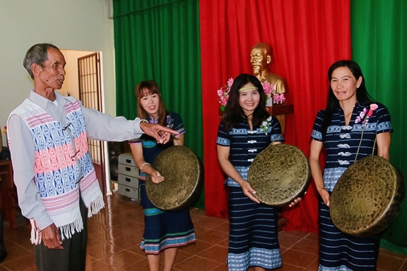 guong mat 6 nghe nhan nguoi dan toc thieu so cua lam dong vua duoc vinh danh hinh 1