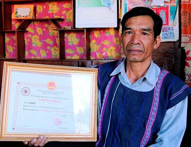 guong mat 6 nghe nhan nguoi dan toc thieu so cua lam dong vua duoc vinh danh hinh 3