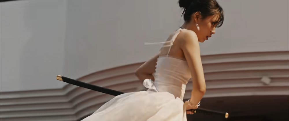 nu ca si bibi len tieng vi mv bao luc va rung ron hinh 2