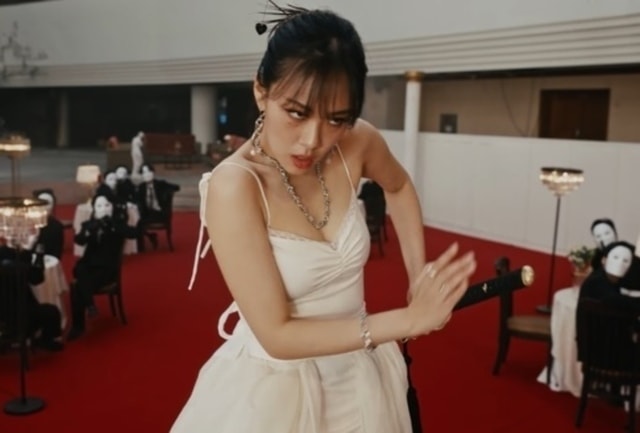 nu ca si bibi len tieng vi mv bao luc va rung ron hinh 1