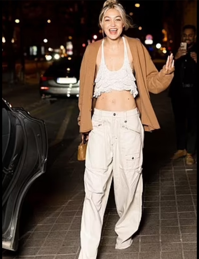 leonardo dicaprio va gigi hadid bi phat hien o cung khach san hinh 1