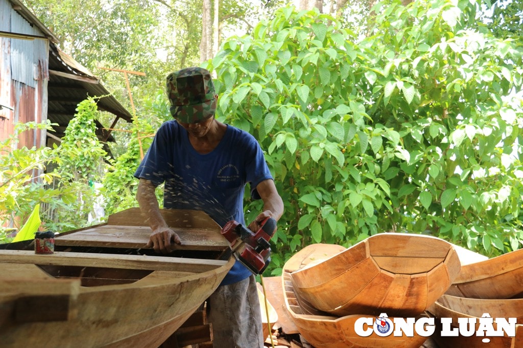 dong thap lang dong ghe xuong noi tieng mien tay dang dan mai mot hinh 2