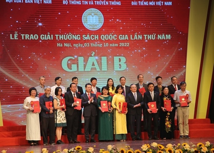 giai thuong sach quoc gia thuc day van hoa doc hinh 2