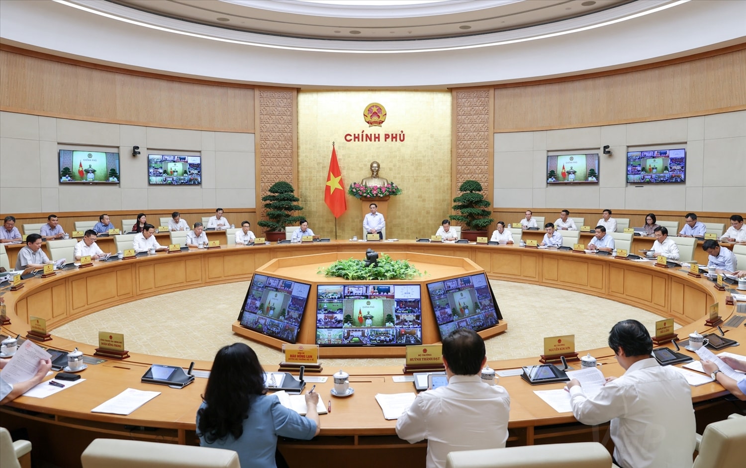 chu dong co giai phap phu hop va phan ung chinh sach kip thoi truoc nhung bien dong tinh hinh quoc te trong nuoc hinh 1