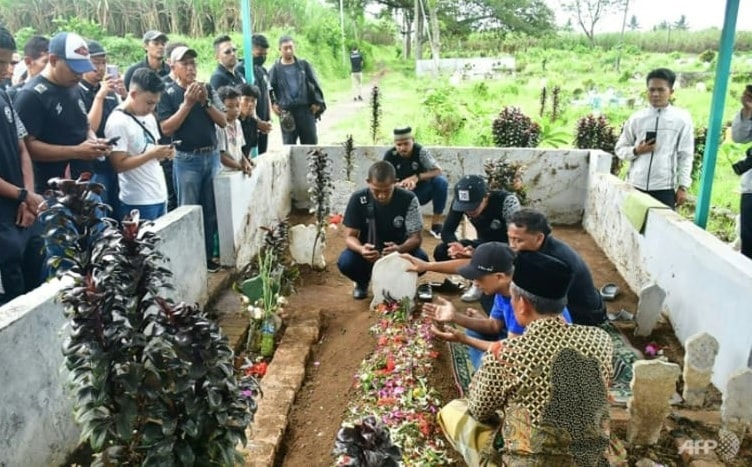 it nhat 32 tre em thiet mang trong tham kich bong da indonesia canh sat truong bi sa thai hinh 1