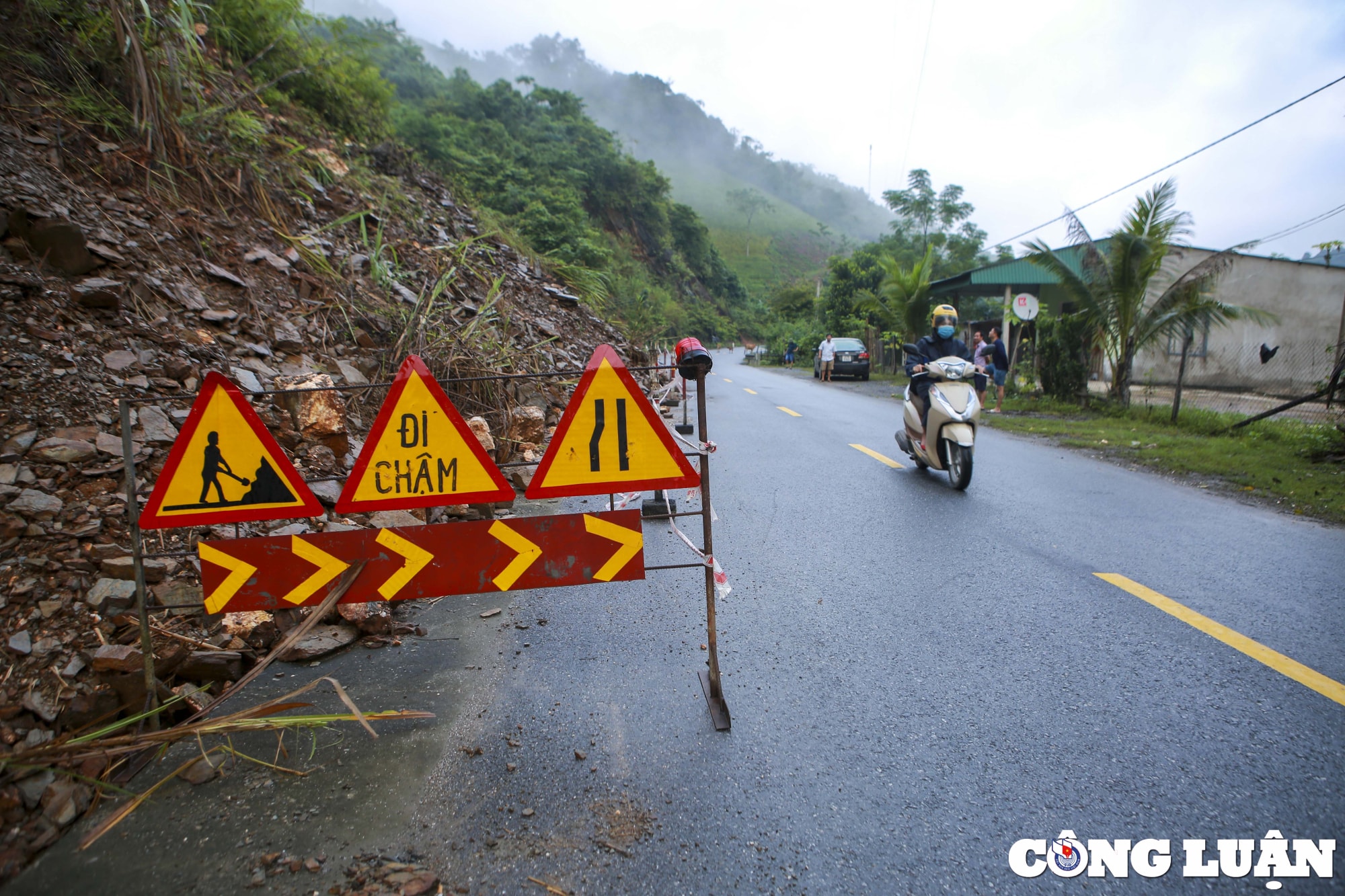 bai 1 no luc thong duong tu quoc lo 7 huong ve cua khau nam can nghe an hinh 2