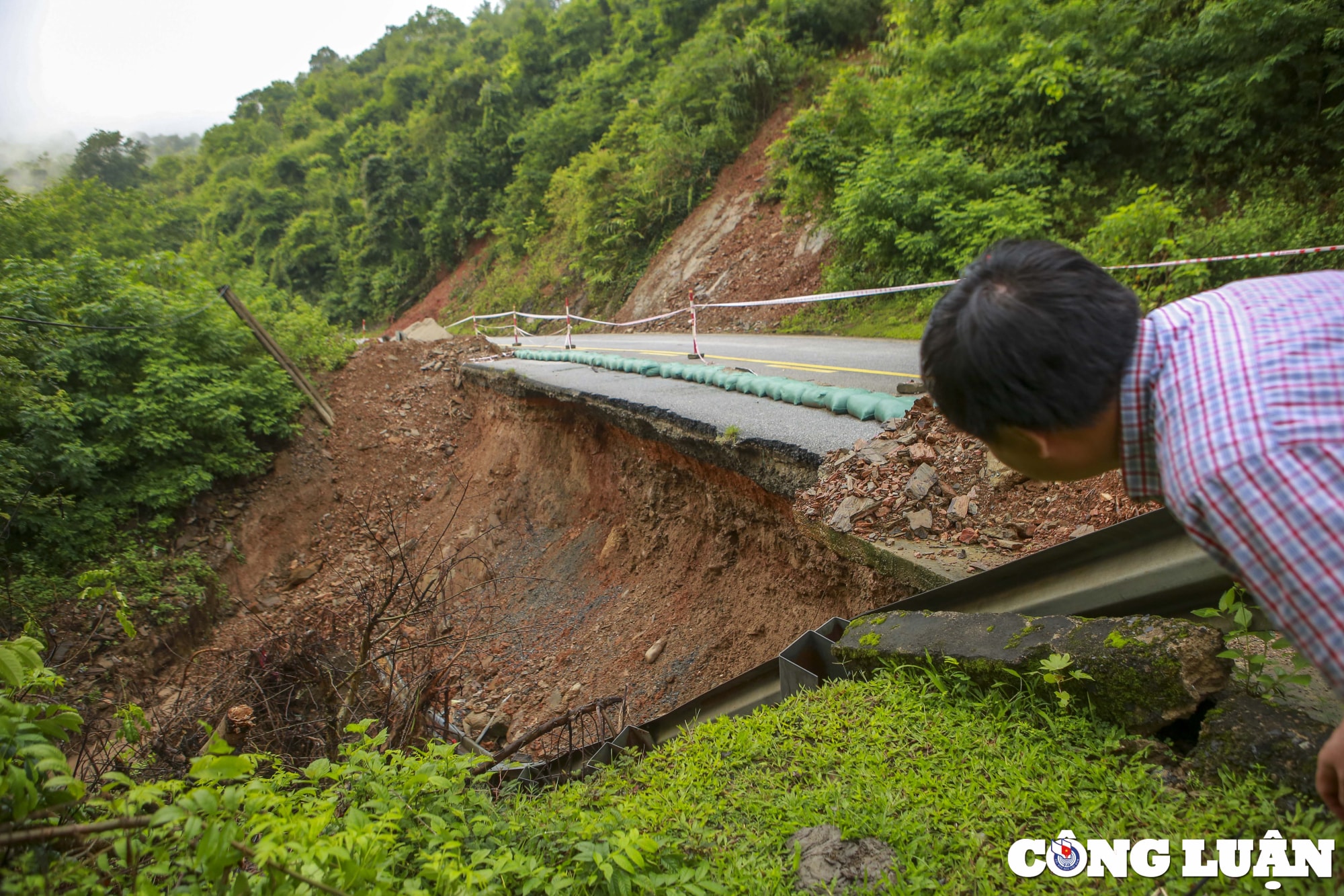 bai 1 no luc thong duong tu quoc lo 7 huong ve cua khau nam can nghe an hinh 4
