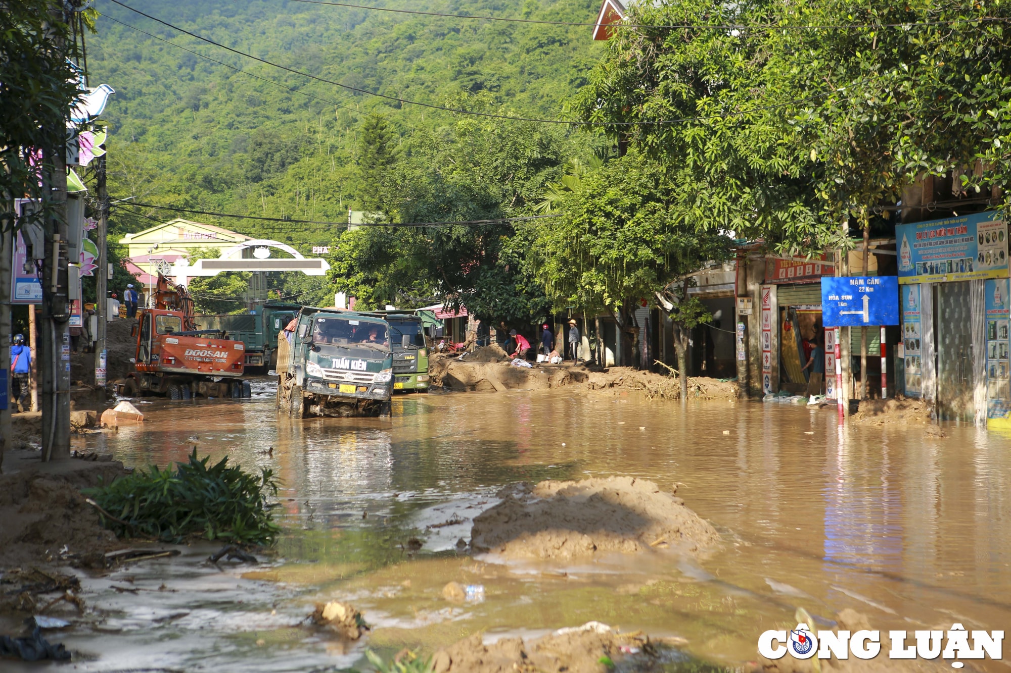 bai 1 no luc thong duong tu quoc lo 7 huong ve cua khau nam can nghe an hinh 6