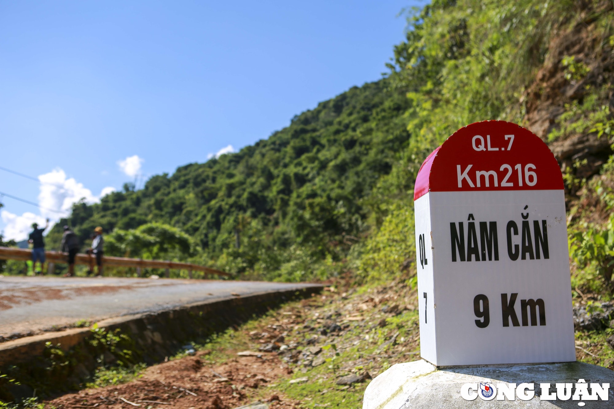 bai 1 no luc thong duong tu quoc lo 7 huong ve cua khau nam can nghe an hinh 15