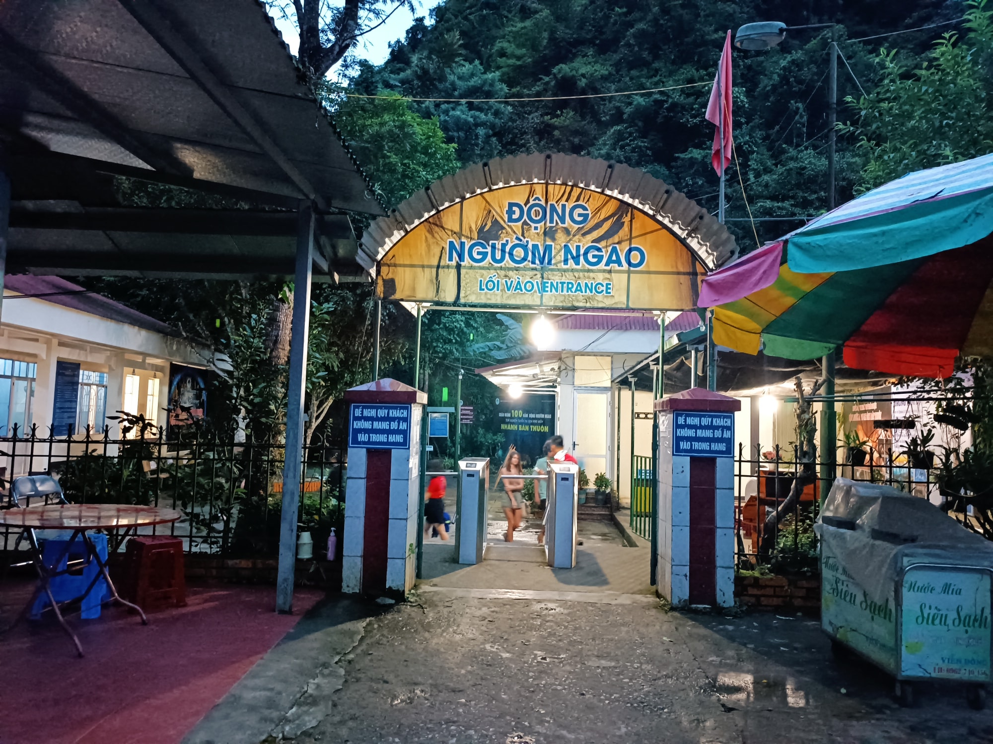 chiem nguong nguom ngao hang dong tuyet my it nguoi biet o cao bang hinh 1