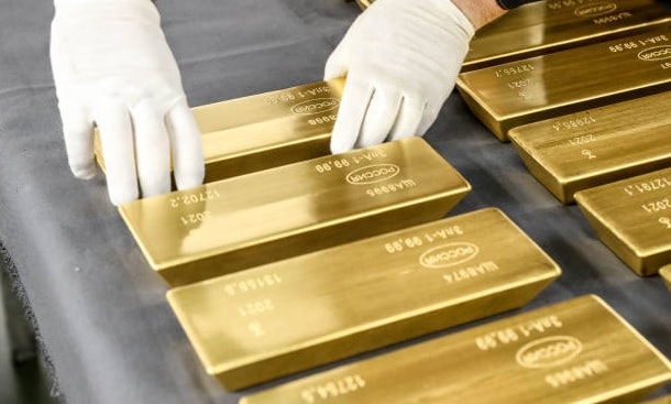 gia vang the gioi 5 10 but pha tren nguong 1700 usd hinh 1