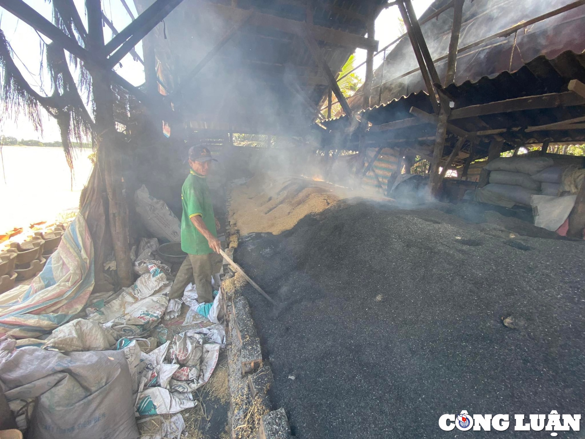 lang nghe duc lo bang dat set tai an giang noi lo bi mai mot hinh 8