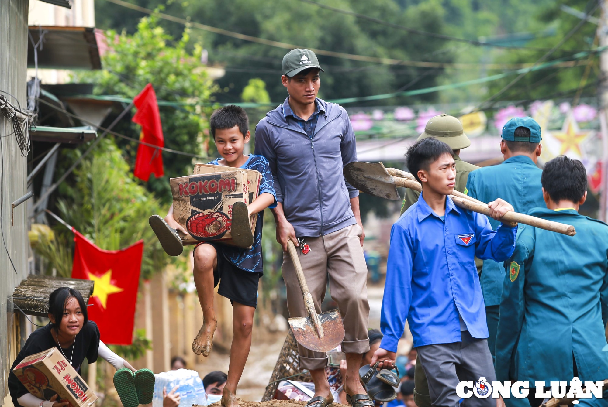 bai 3 nghe an nang len nguoi dan loi bun vuot lu di nhan qua ho tro hinh 13
