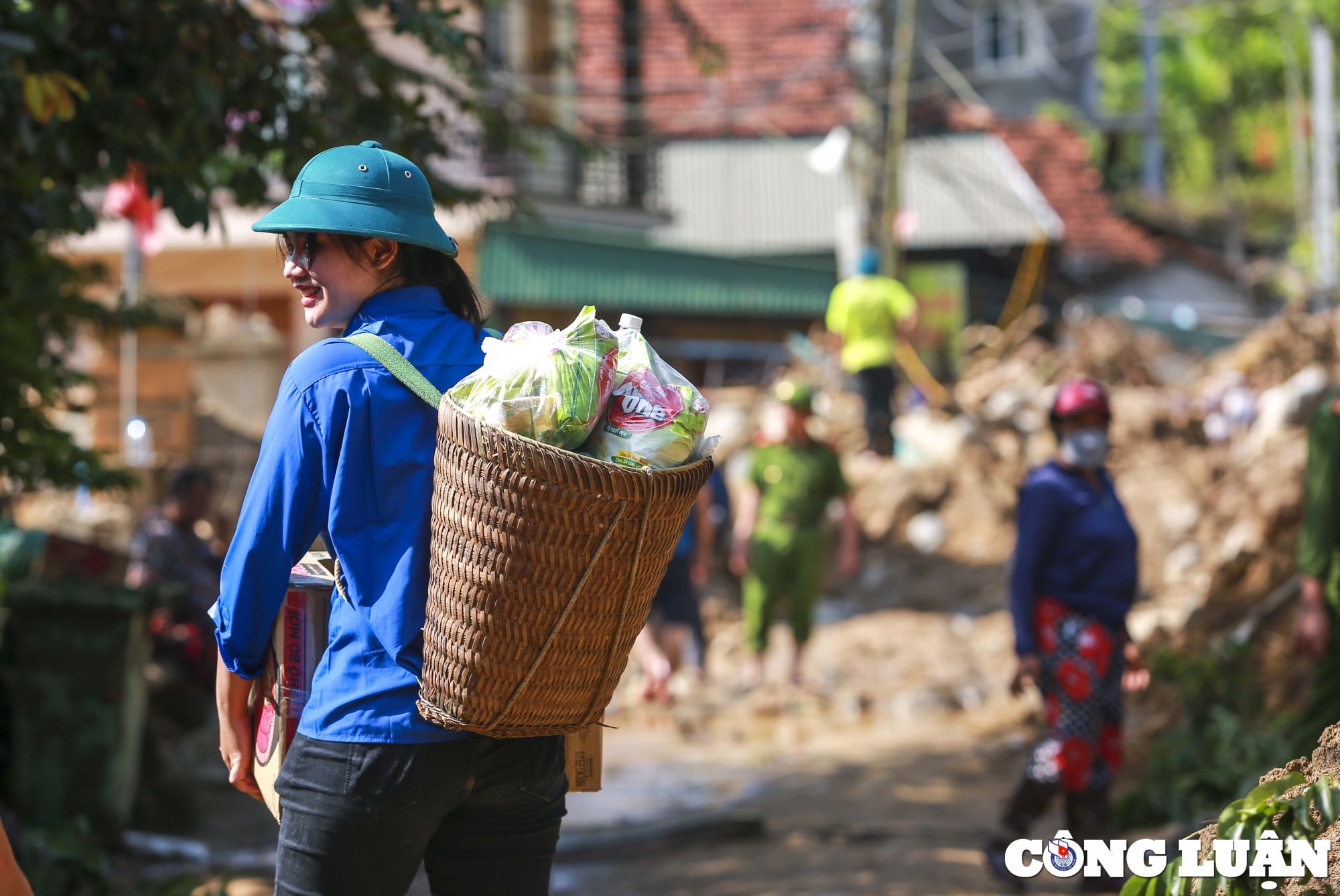 bai 3 nghe an nang len nguoi dan loi bun vuot lu di nhan qua ho tro hinh 11