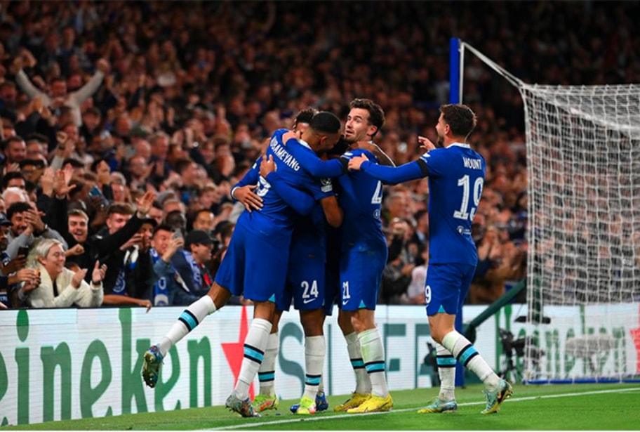 aubameyang toa sang chelsea gianh chien thang 3 0 truoc ac milan hinh 1