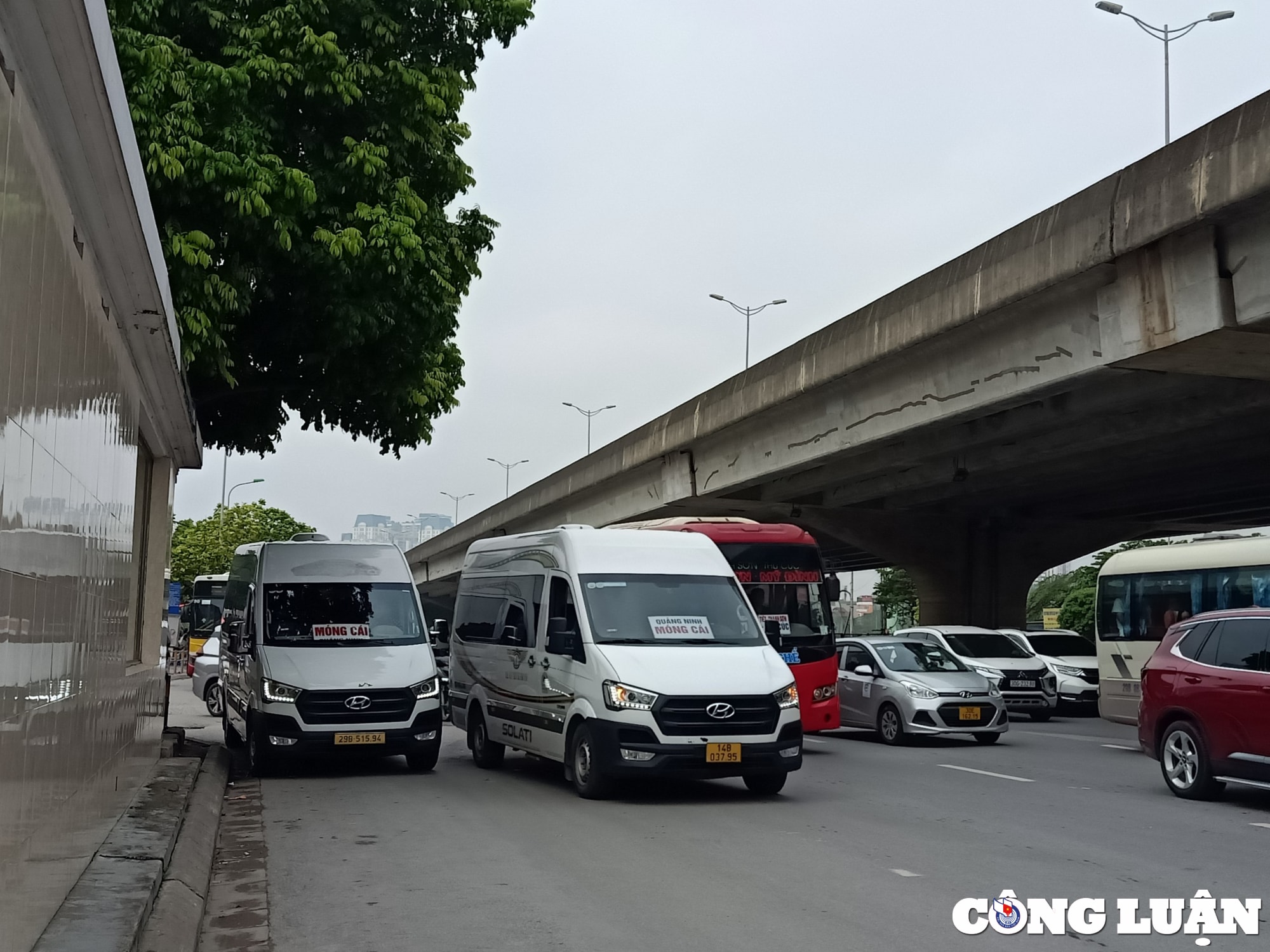 ha noi de nghi xu ly cac doi tuong co moi bao ke quanh cac ben xe hinh 1
