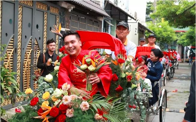 doc dao voi le ruoc dau phong cach mien tay cua mc lieu ha trinh hinh 1