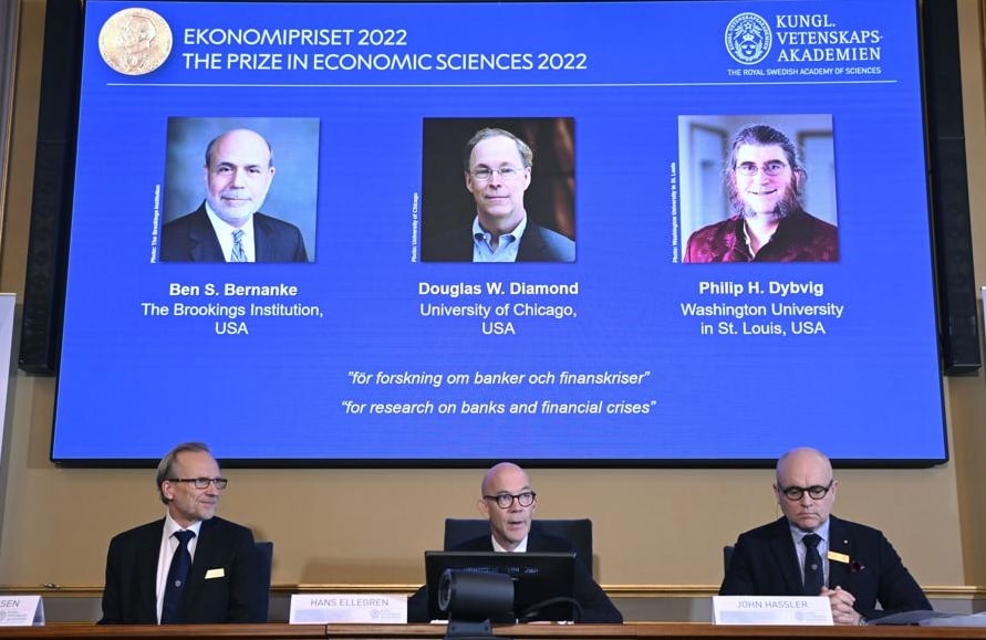 nobel kinh te 2022 duoc trao cho 3 nguoi my nho nghien cuu ve ngan hang hinh 1