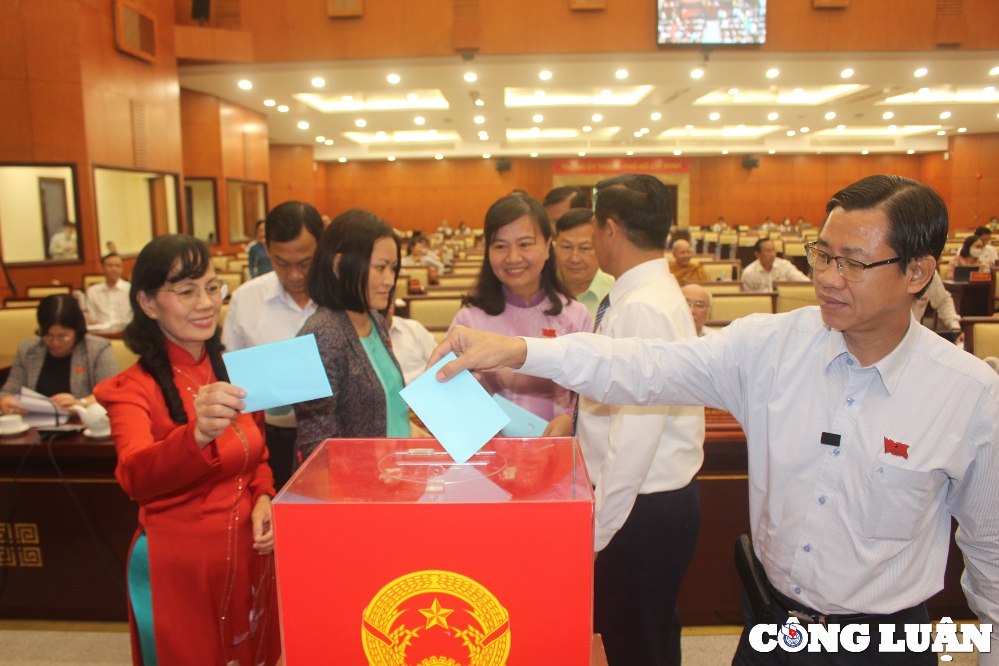 ong bui xuan cuong duoc bau lam pho chu tich ubnd tp hcm hinh 2