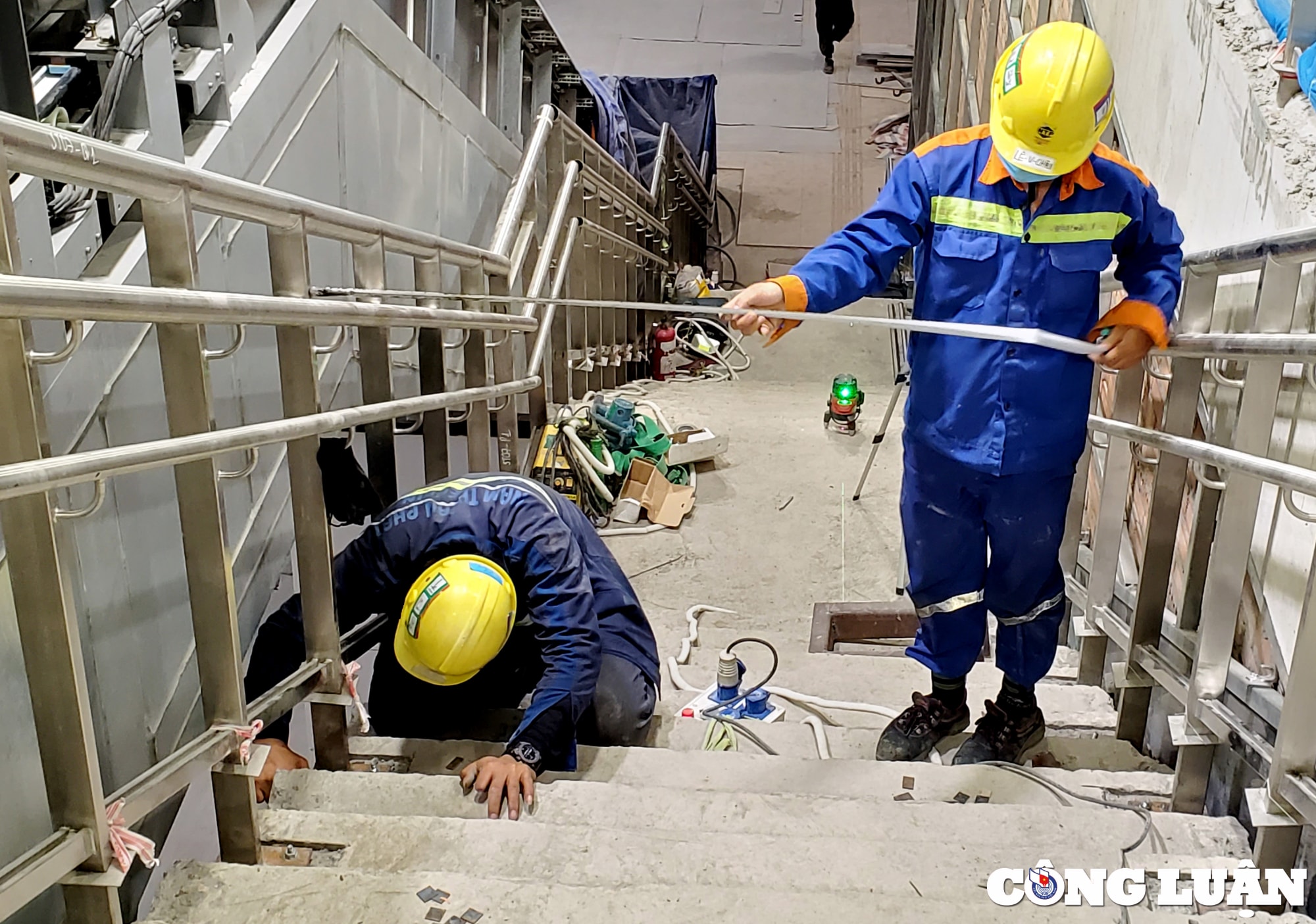 ben trong nha ga doc dao nhat cua tuyen metro so 1 ben thanh suoi tien hinh 12