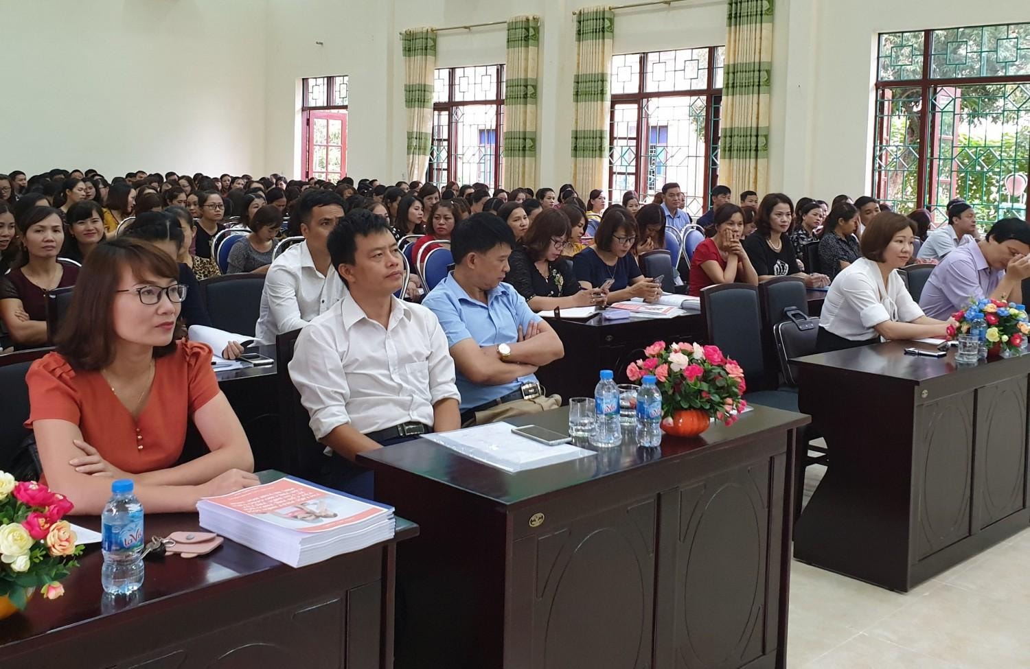 bai cuoi can tap trung nguon luc boi duong giao vien de tao don bay cho doi moi hinh 1