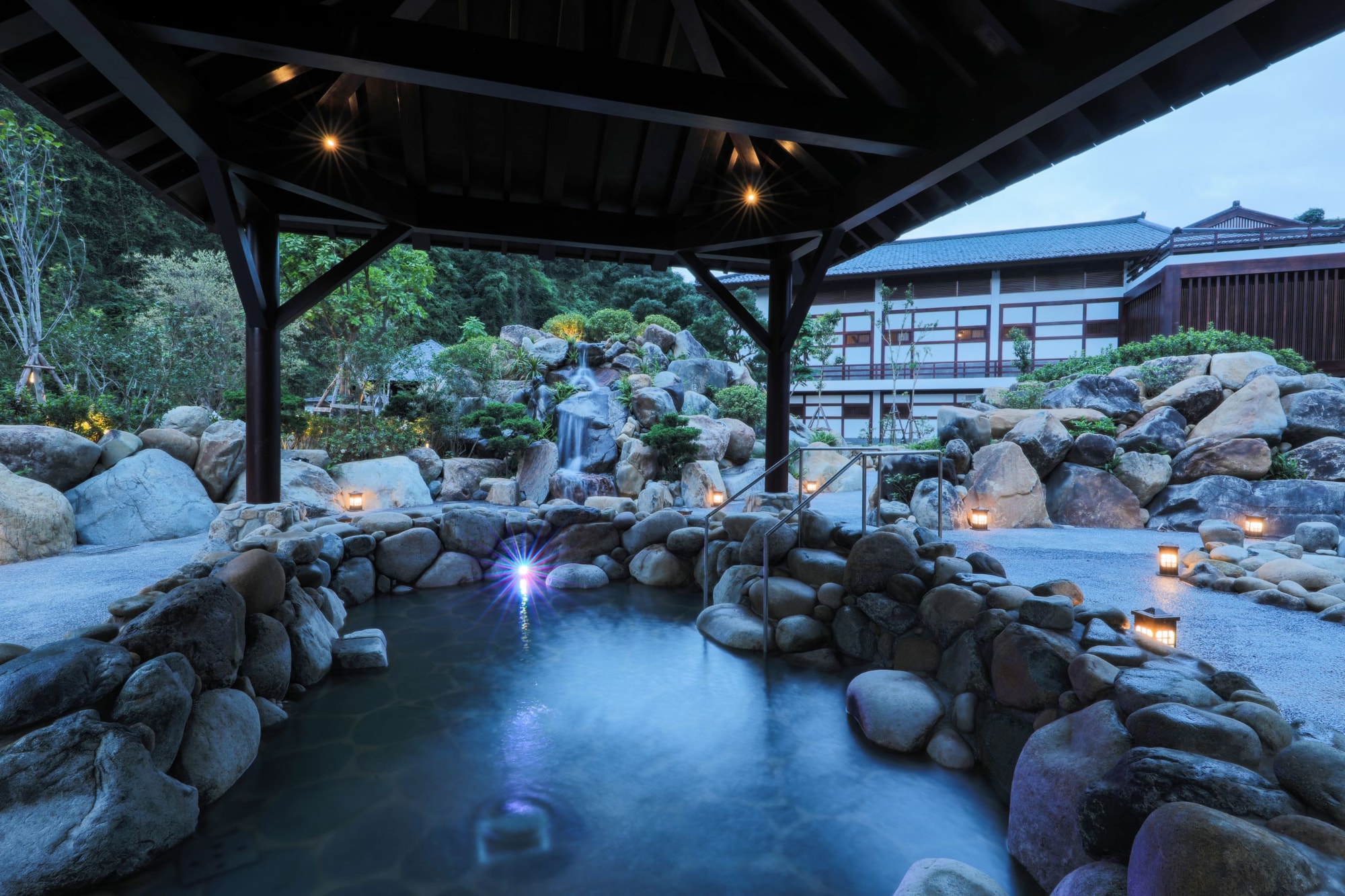 den yoko onsen quang hanh de tim ve suoi nguon thanh xuan hinh 2