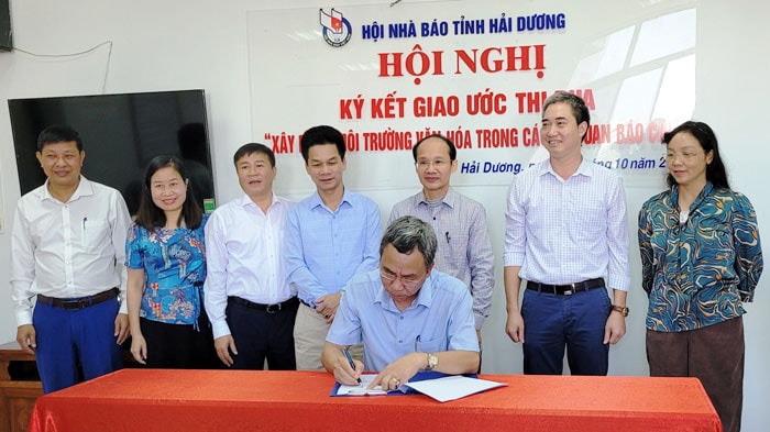 hai duong 5 co quan bao chi ky ket xay dung moi truong van hoa trong cac co quan bao chi hinh 1