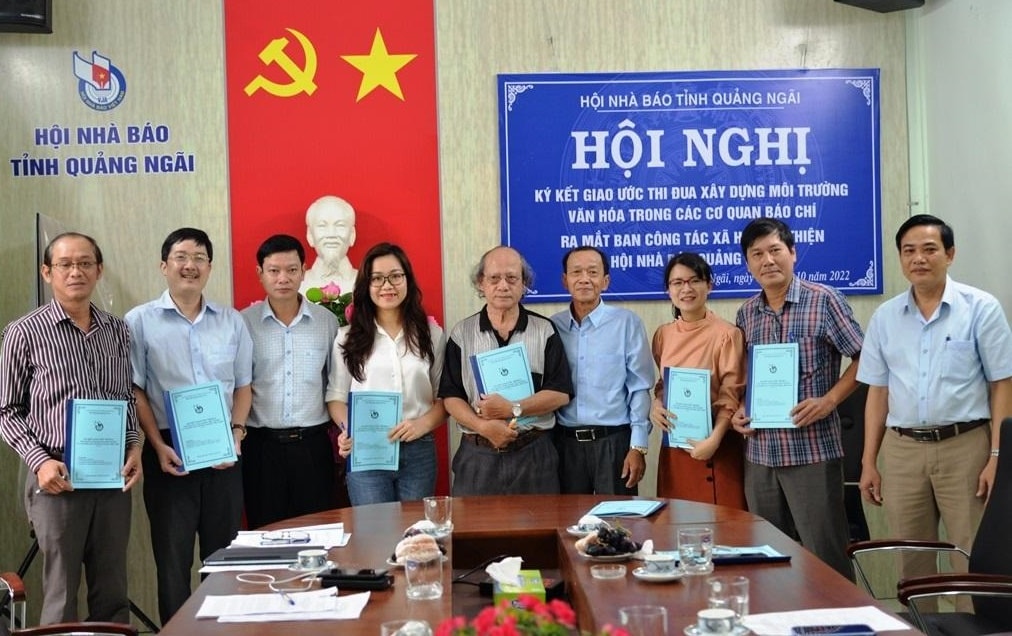 hoi vien nha bao tinh quang ngai ky ket giao uoc thi dua xay dung moi truong van hoa hinh 1