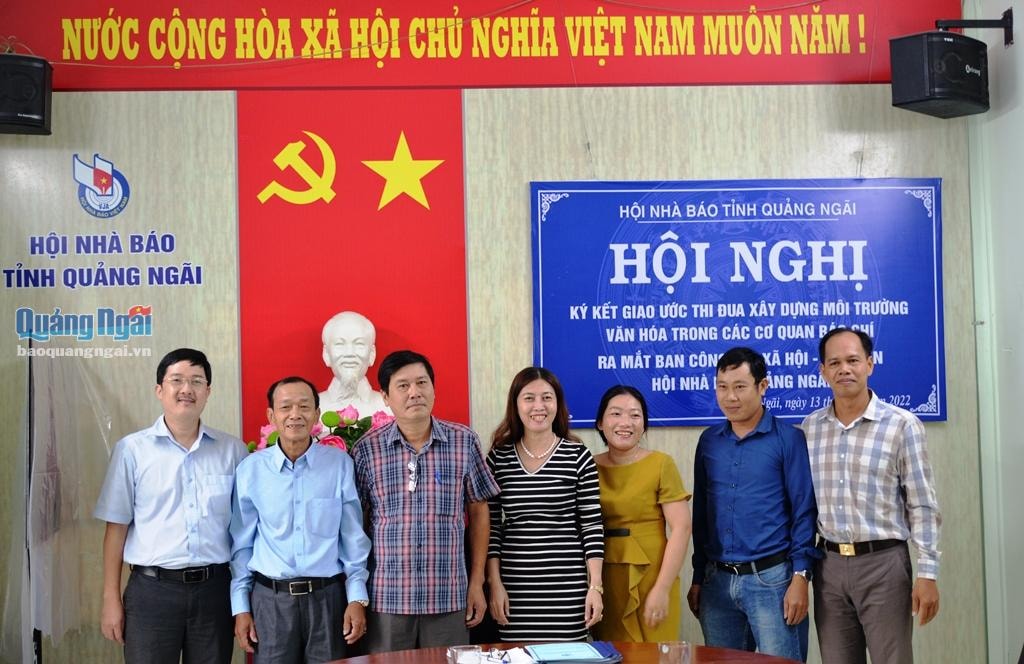 hoi vien nha bao tinh quang ngai ky ket giao uoc thi dua xay dung moi truong van hoa hinh 2