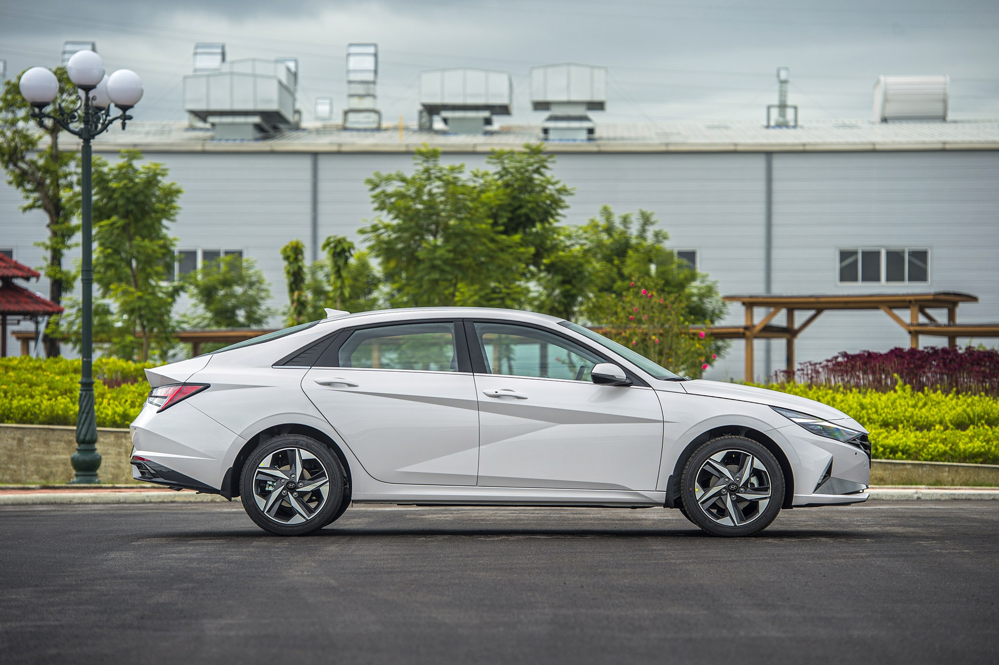 hyundai elantra 2023 ra mat tai viet nam gia ban tu599trieu dong hinh 3